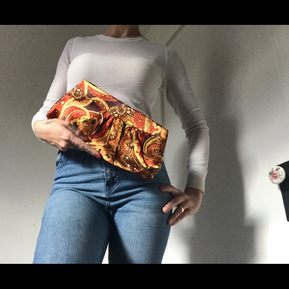AMIC Accessories Paisley Silk Clutch Y2K